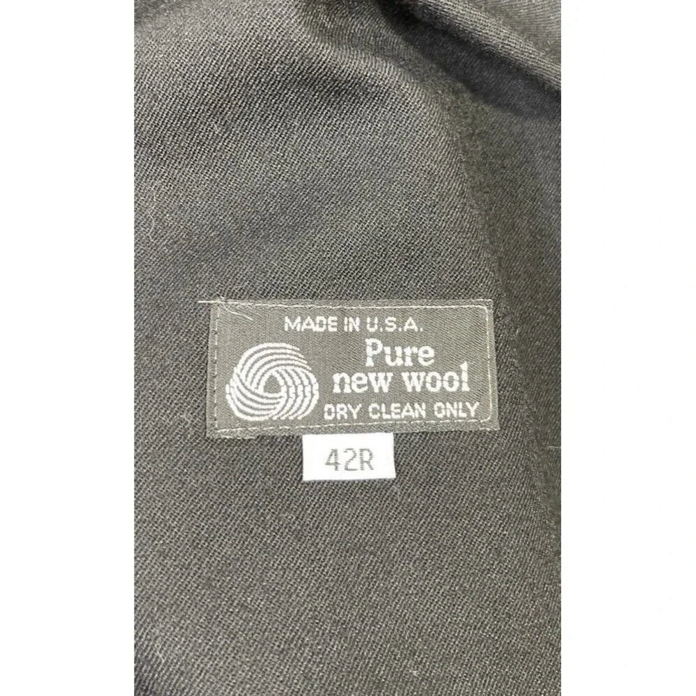 Christian Dior Monsieur Trench Coat. Size: 42R